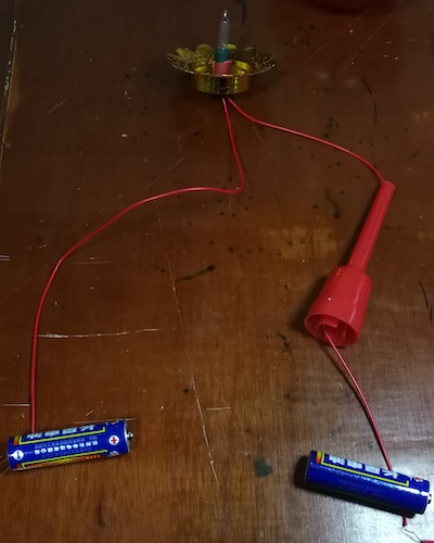 电灯电池连接图